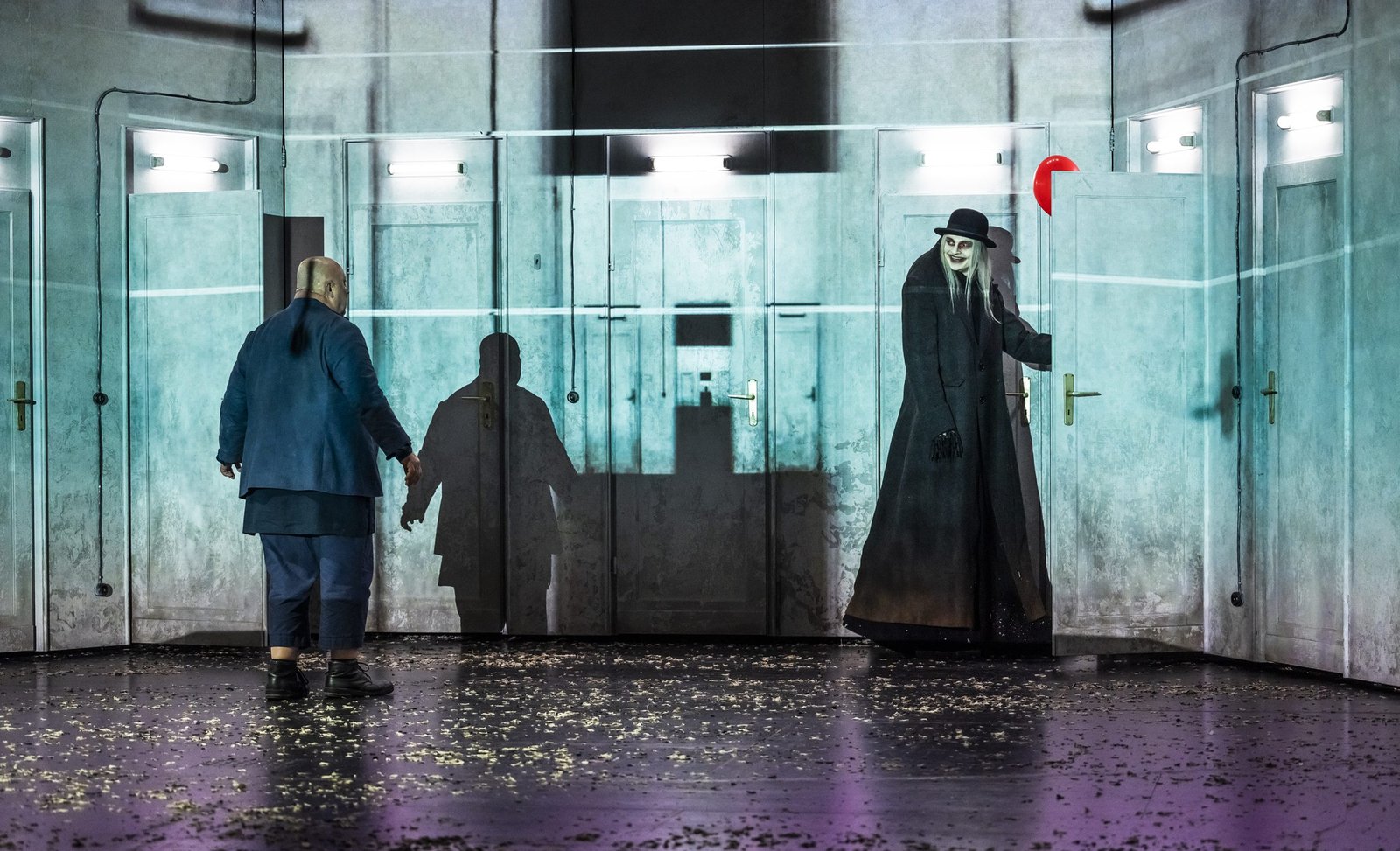 Schauspiel Leipzig / Große Bühne / 2024Woyzeckvon Georg BüchnerBesetzungChristoph Müller als WoyzeckBettina Schmidt als MarieTilo Krügel als HauptmannMichael Pempelforth als DoktorWenzel Banneyer als AndresThomas Braungardt als Andres (altern